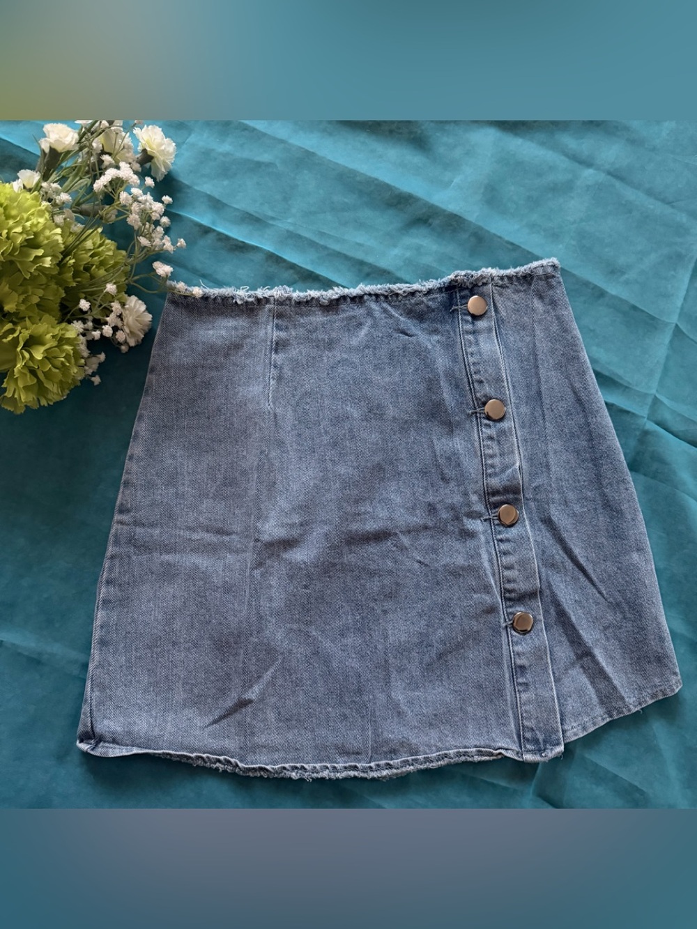 Forever 21 Denim Button-Front Light wash Mini Skirt